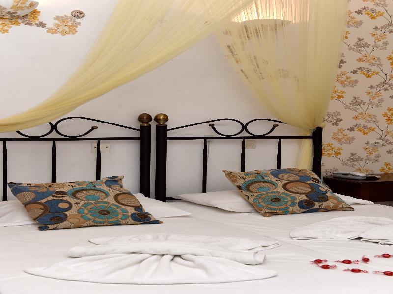 Aphrodite Boutique Alikí